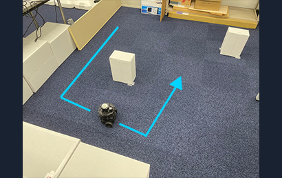 移動ロボットで動作確認している様子